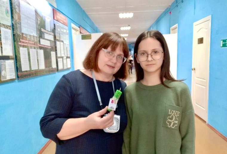 Ученики 8 «Б» класса приняли участие во Всероссийской акции «Вам, любимые».