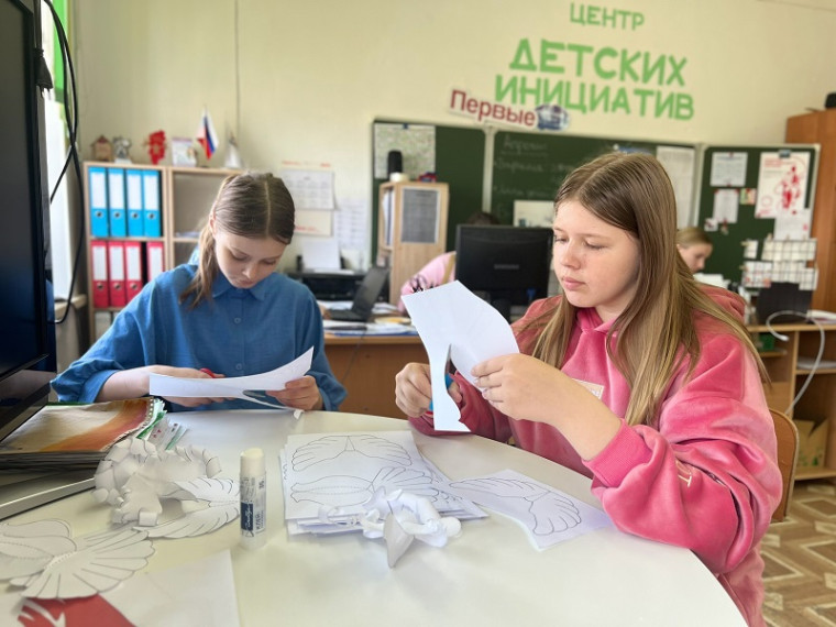 Акция «Голубь мира» в нашей школе приобрела особое значение в преддверии Дня Победы.