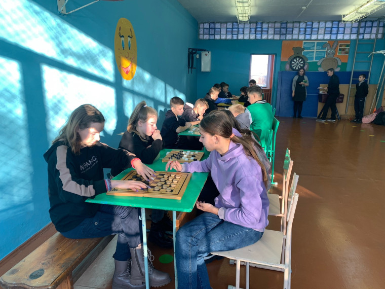 11 ноября на базе МБОУ «Тасеевской СОШ N1” прошел «Отборочный шашечный турнир», организованный СШ «Искра»..